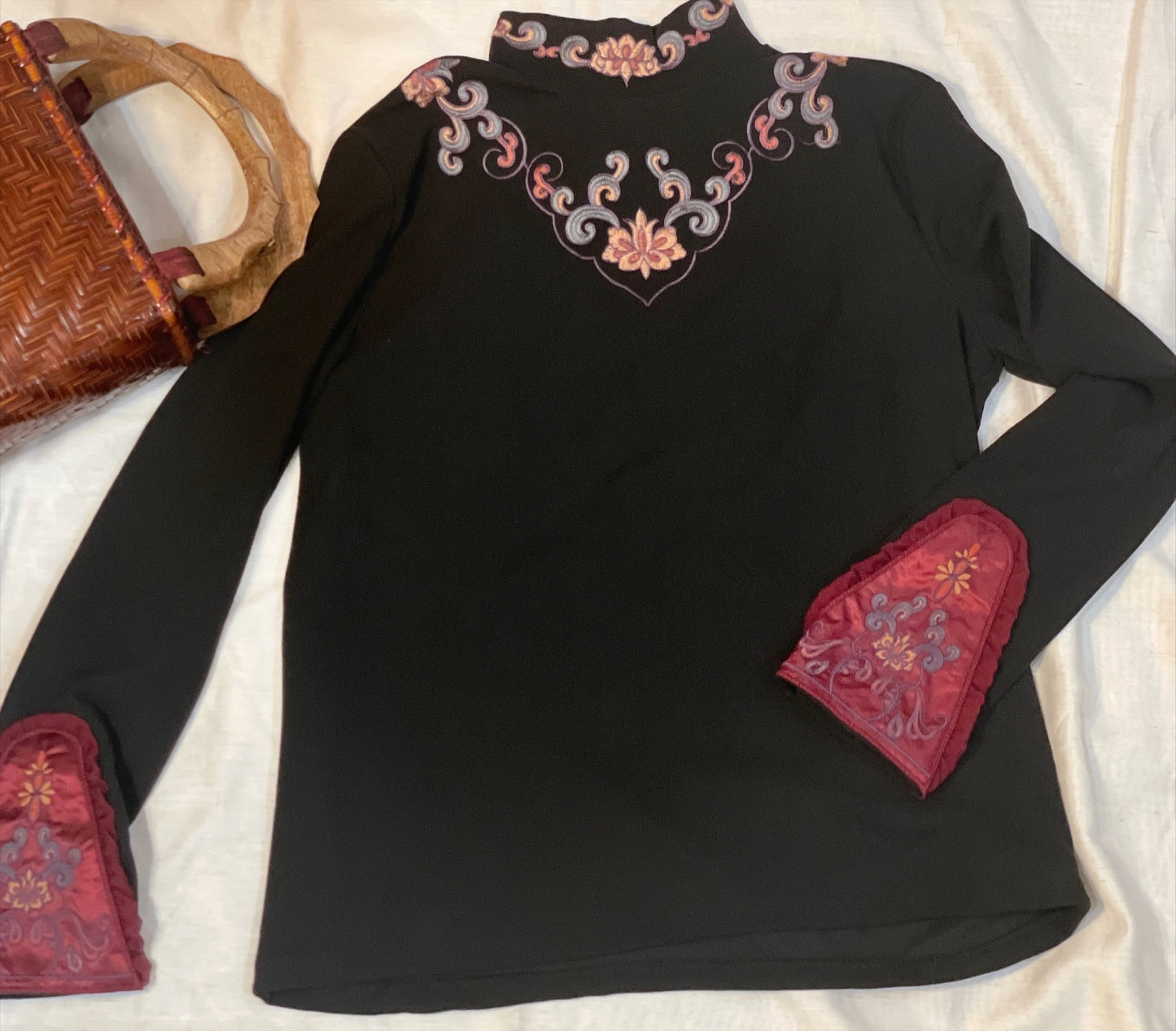 Luxurious Black Plus Velvet Thickened Bottoming Shirt with Oriental Embroidery for Women