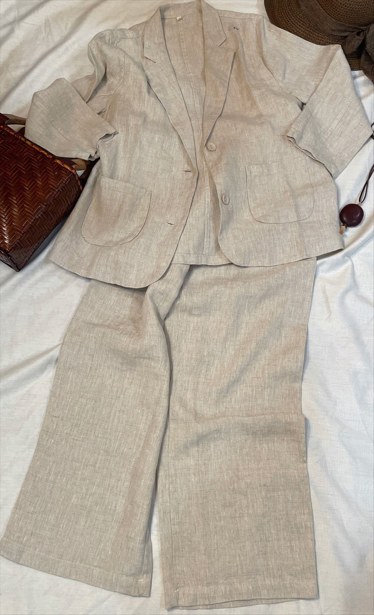 Natural Harmony: Linen Women's Jacket & Pants Set in Oriental Style